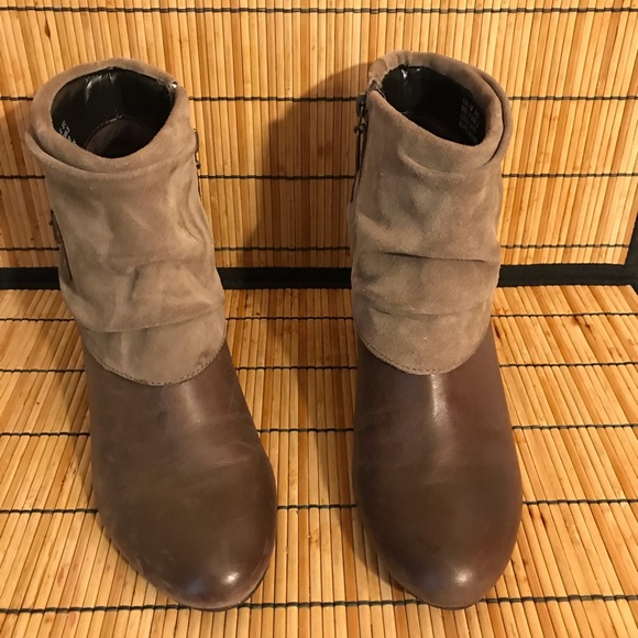 Clark’s Artisan Tan Suede Leather Short Boots - Picture 2 of 8